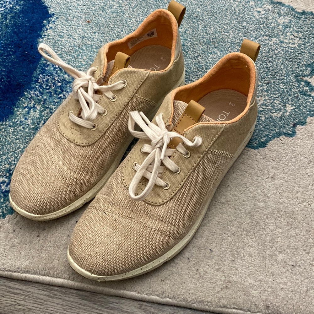 Tom’s Womens Size 8 Tan Sneakers